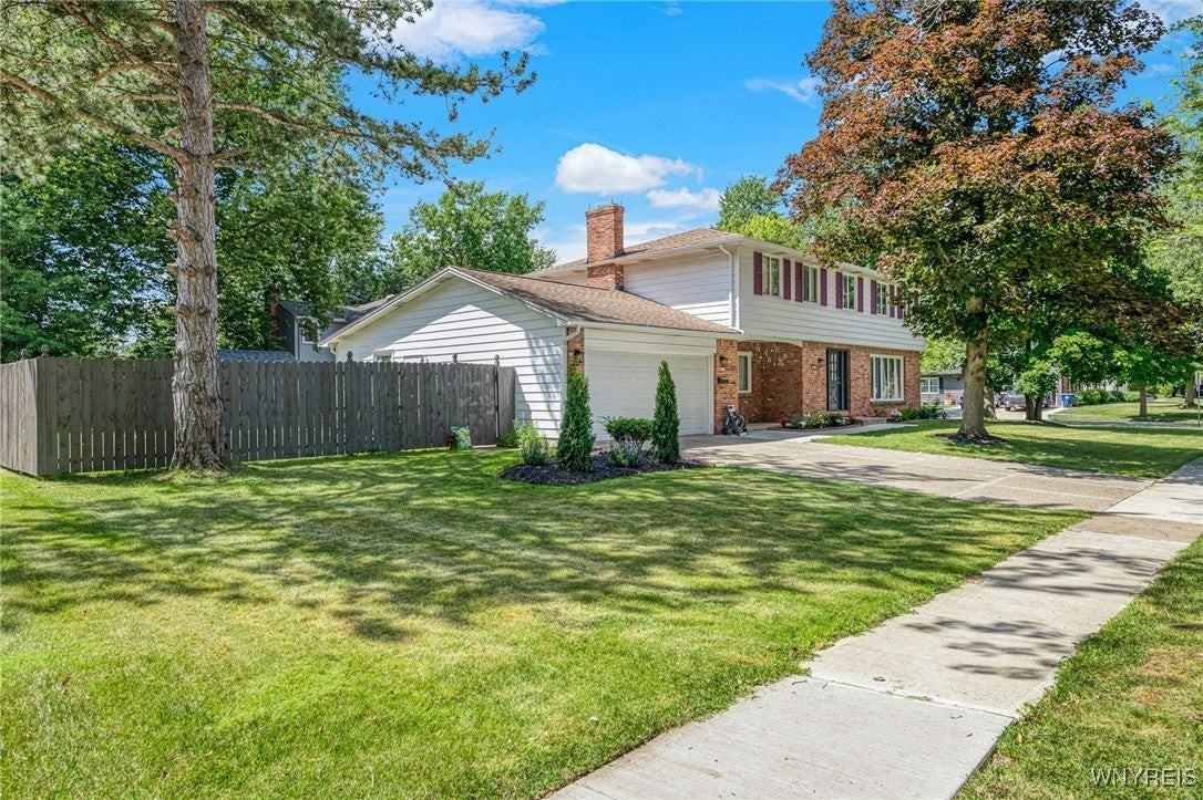 71 Chaumont Dr - Photo 4 of 43