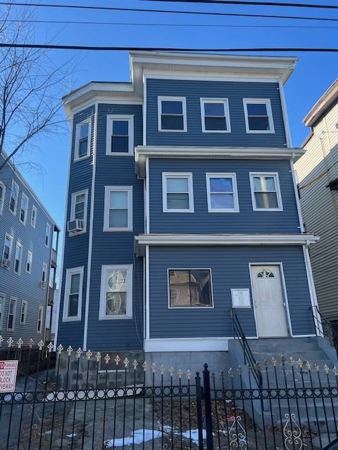 23 Crowell Street - Photo 3 of 8