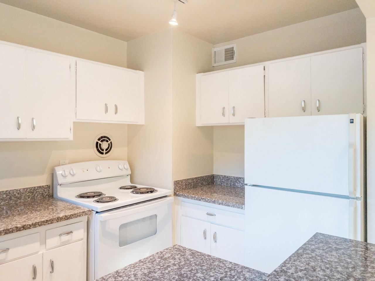 1115 Sir Francis Drake Blvd - Photo 3 of 24