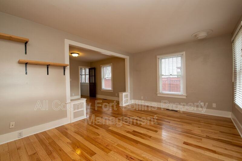 332 Edwards St - Photo 3 of 19