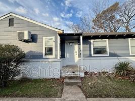 featured image of 2915 E Easton St #B