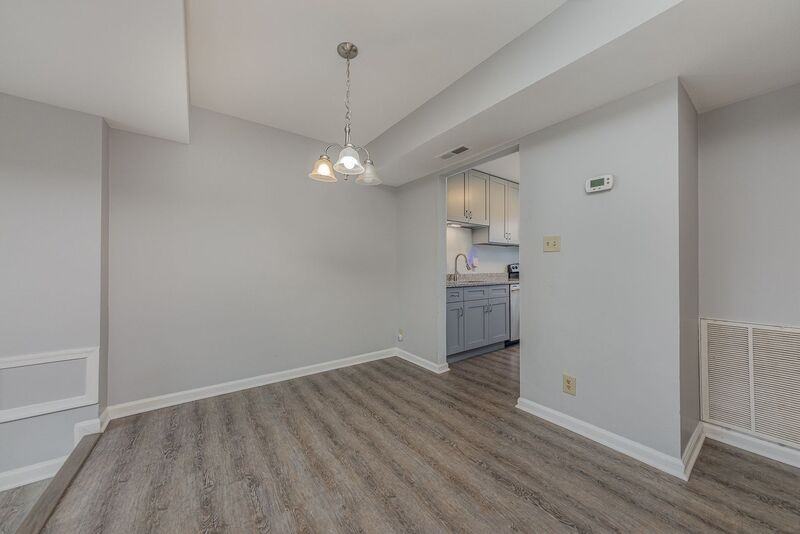 2211 Minnear St - Photo 3 of 19