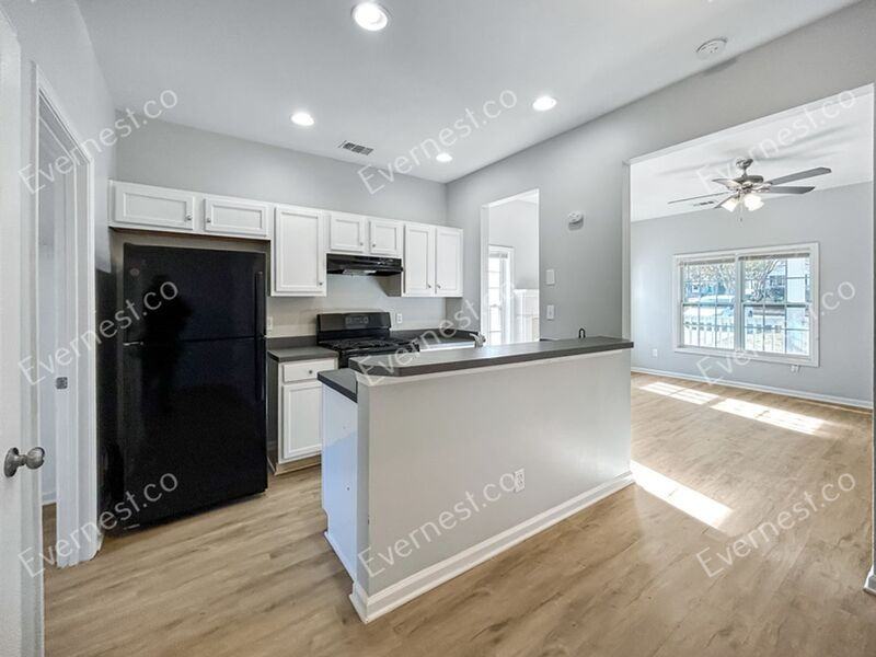 687 S Evelyn Pl Nw - Photo 2 of 16