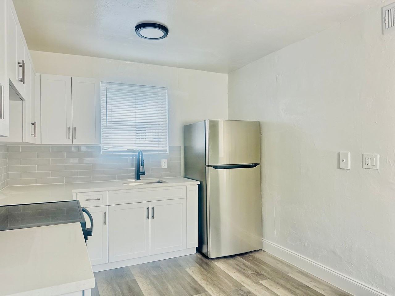 Modern Apartments  Near Jackson Hospital: 1 - Photo 4 of 26