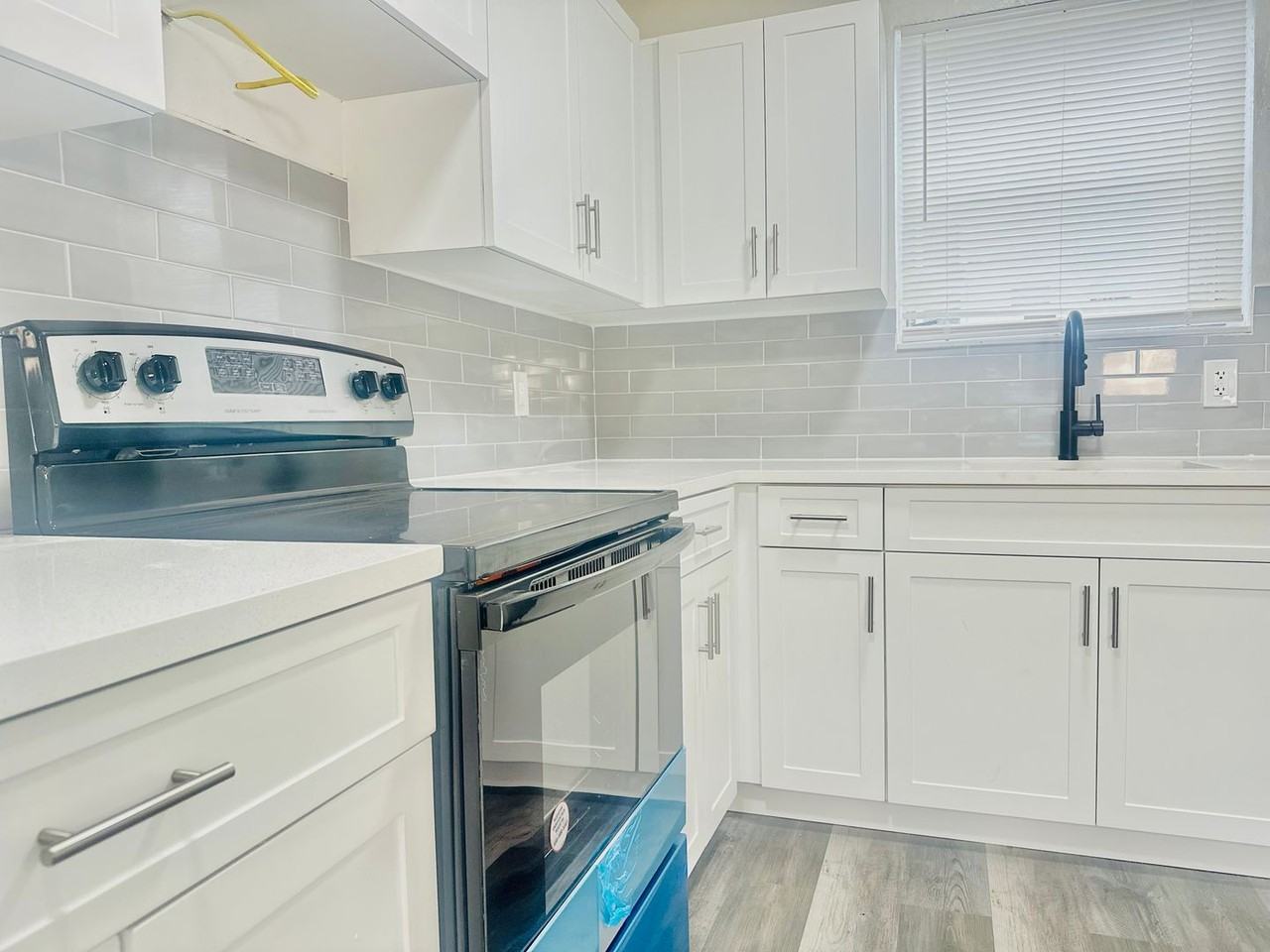 Modern Apartments  Near Jackson Hospital: 1 - Photo 5 of 26