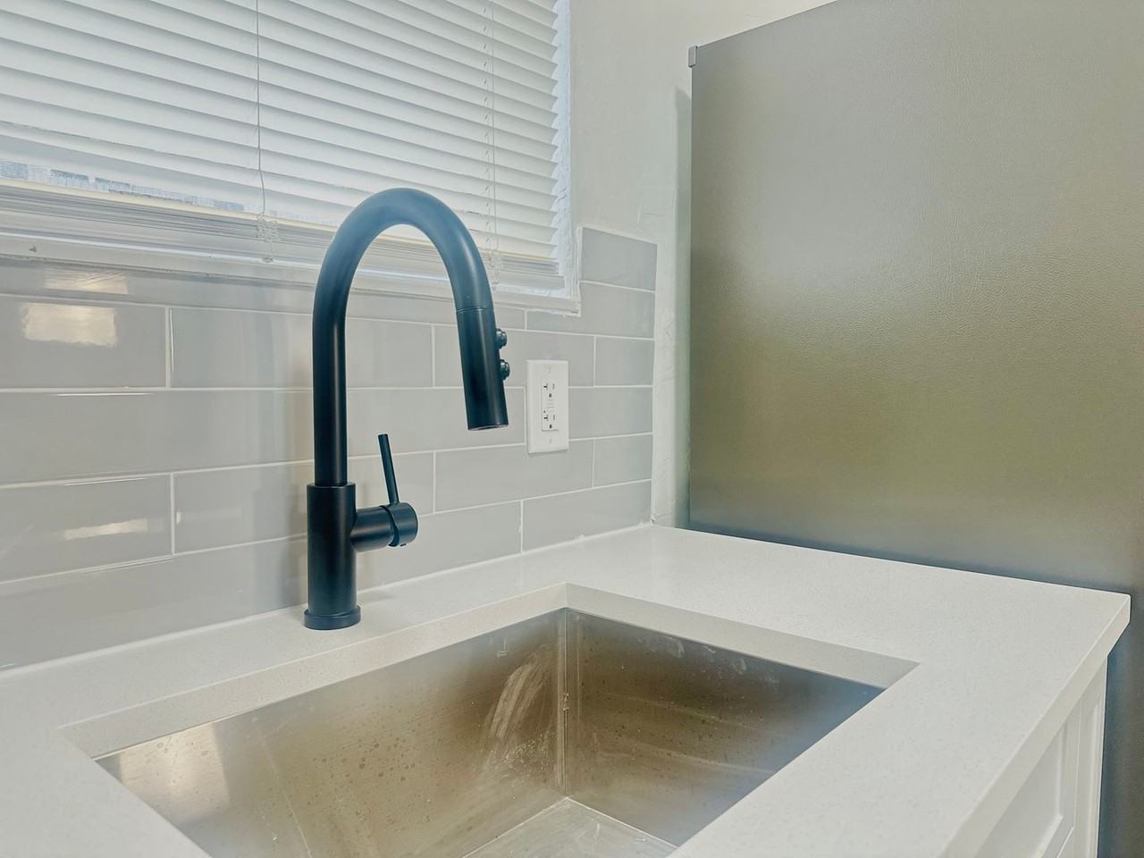 Modern Apartments  Near Jackson Hospital: 1 - Photo 7 of 26