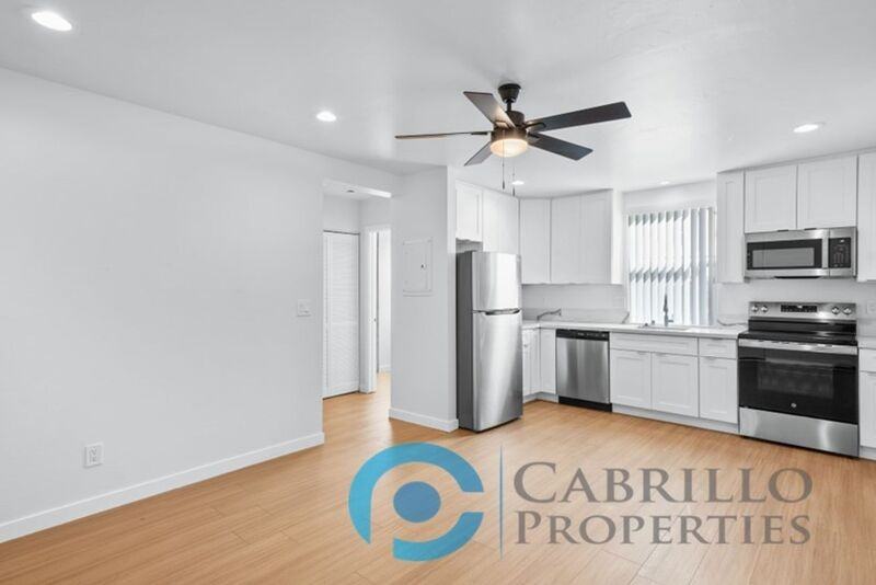 4425 52nd St - Photo 2 of 23