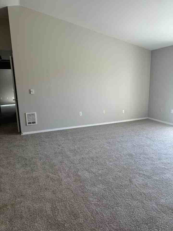 16924 Se Powell Blvd #28 - Photo 3 of 18