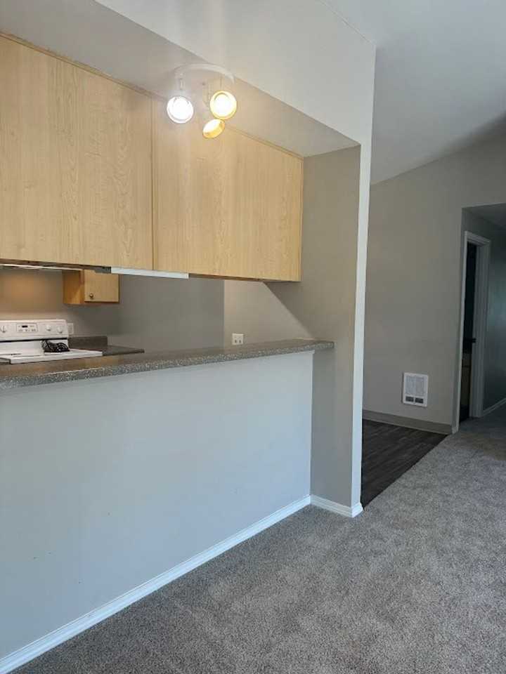 16924 Se Powell Blvd #28 - Photo 5 of 18