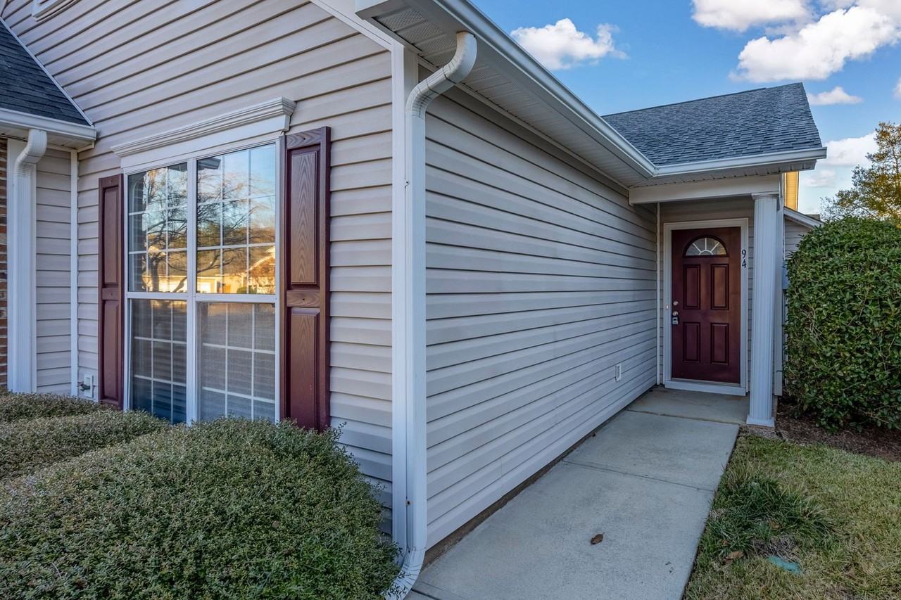 94 Currant Ln - Photo 2 of 26