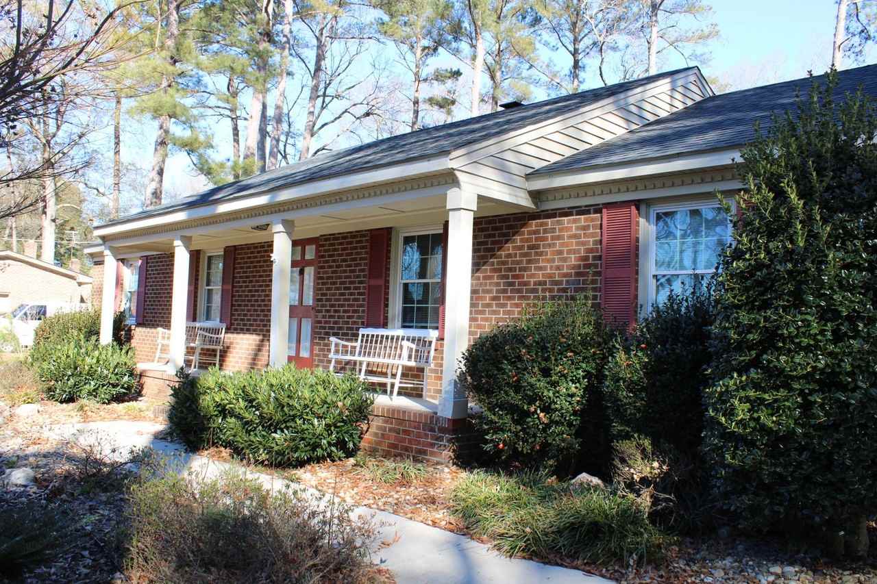 4006 Lady Marian Rd N - Photo 2 of 22