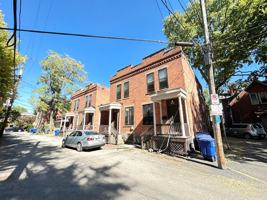 featured image of 884 Hunter Ave