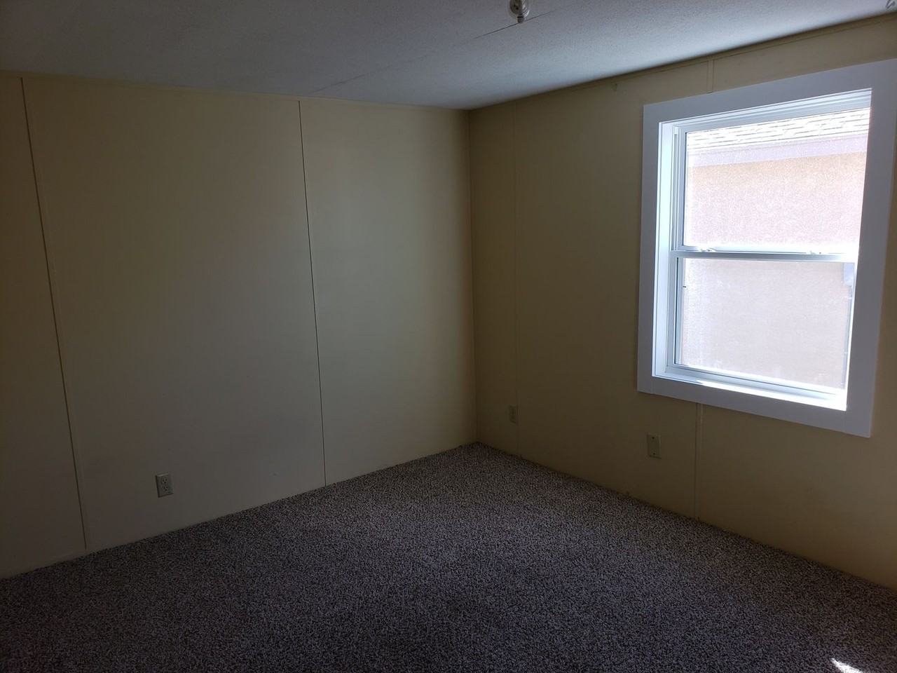 1517 Arizona Dr - Photo 4 of 9