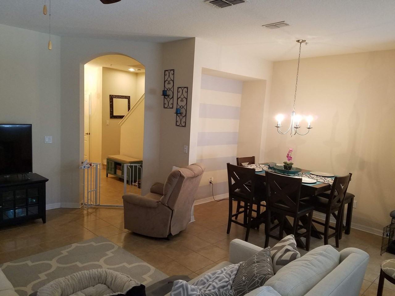 1394 Grantham Dr - Photo 7 of 10