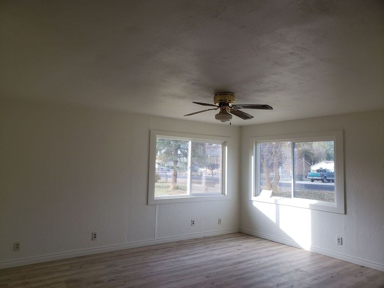 1843 Etna St - Photo 6 of 12