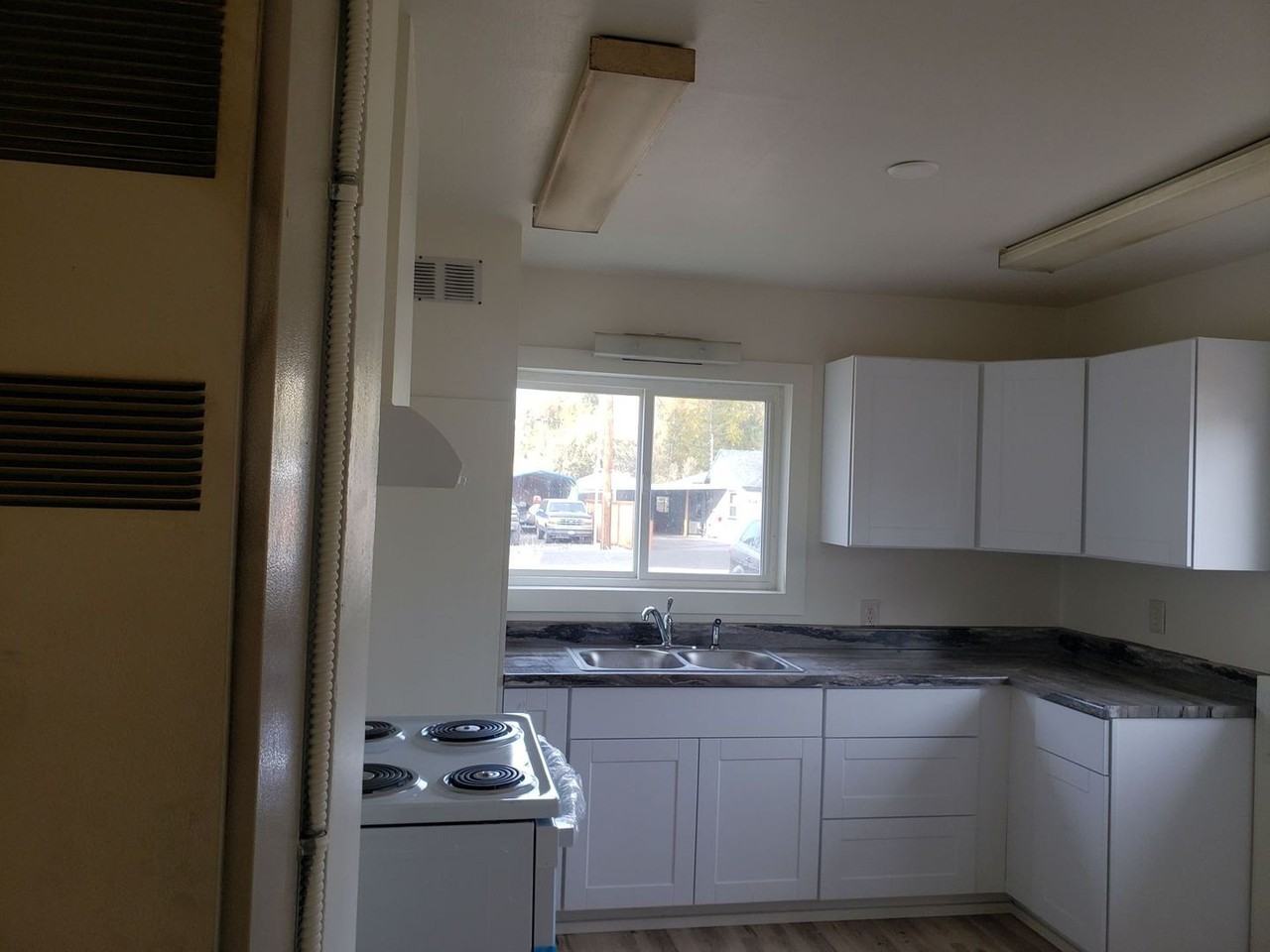 1843 Etna St - Photo 7 of 12