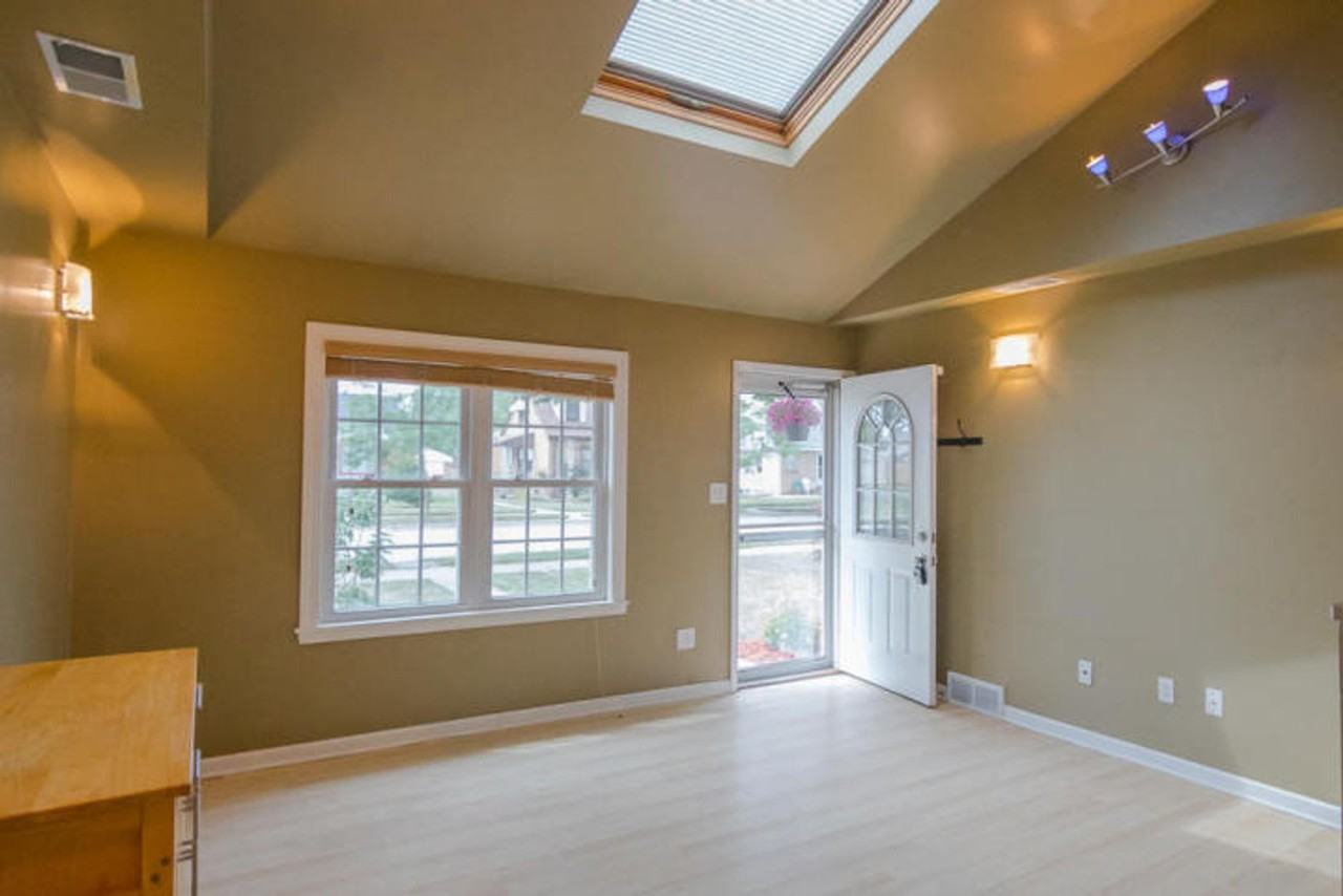 3166 S Austin St - Photo 3 of 17