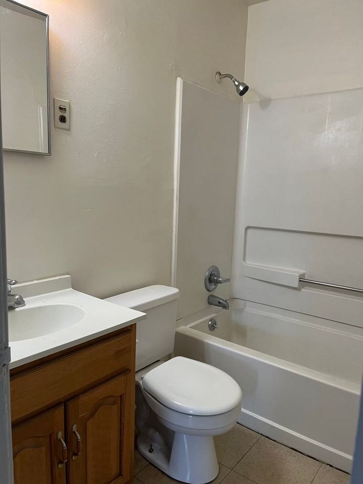 3437 Sw Clare Ave - Photo 2 of 6