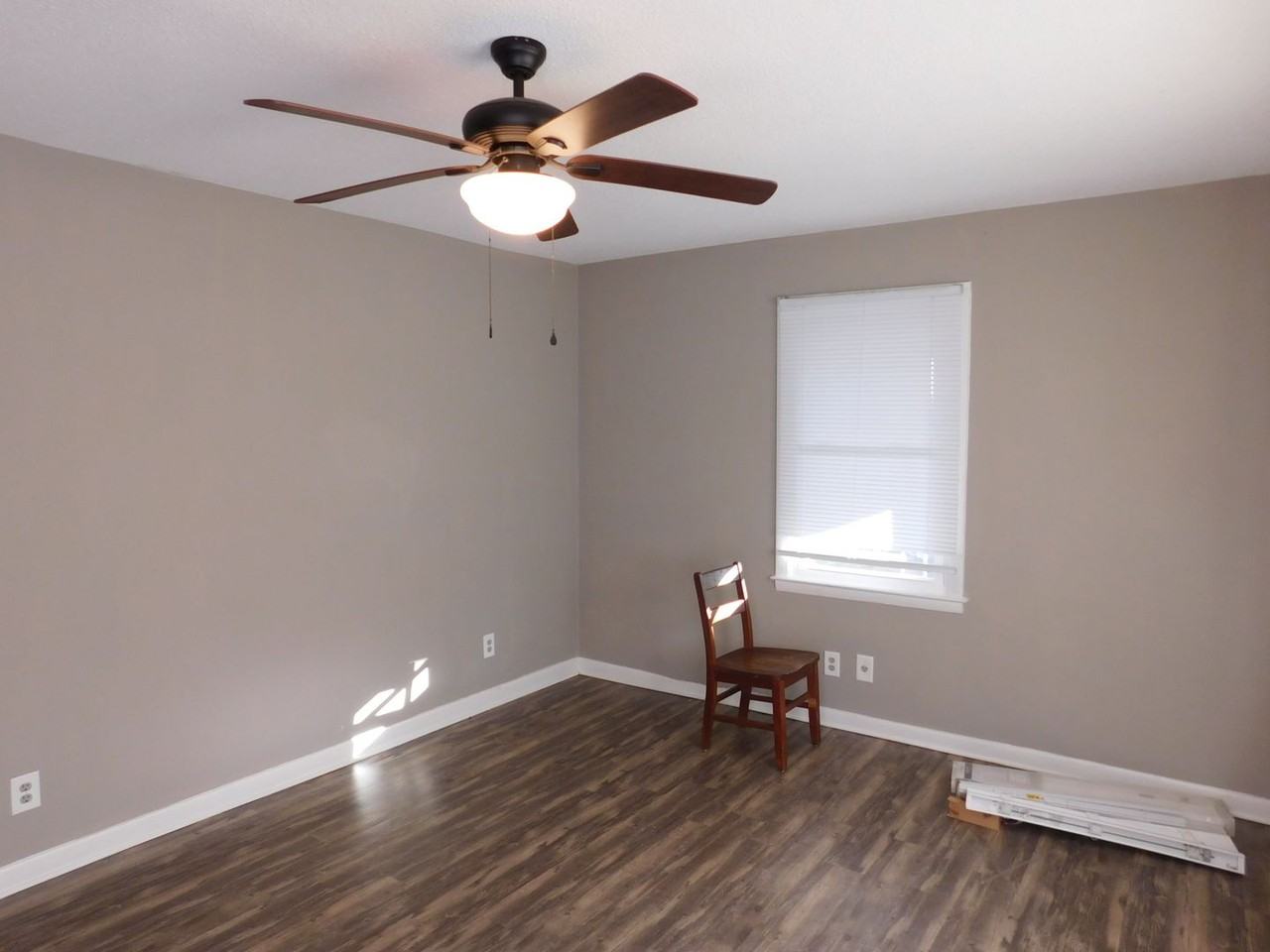 1718 Wintergreen Rd - Photo 5 of 21