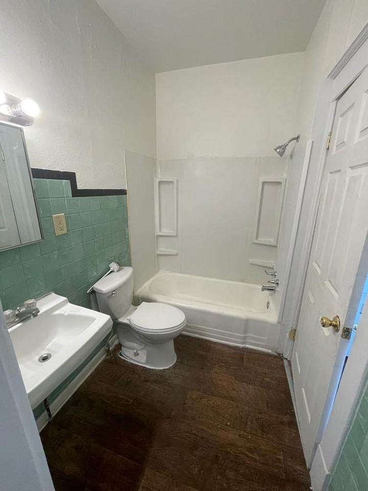 103 E 7th St - Photo 7 of 15