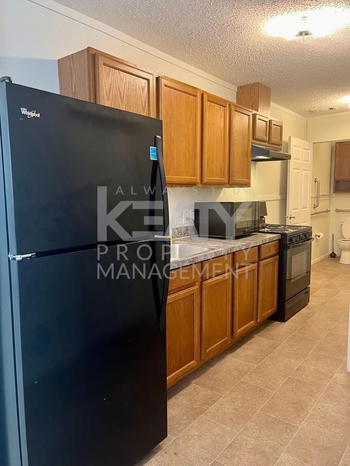 111 Anne St - Photo 4 of 7