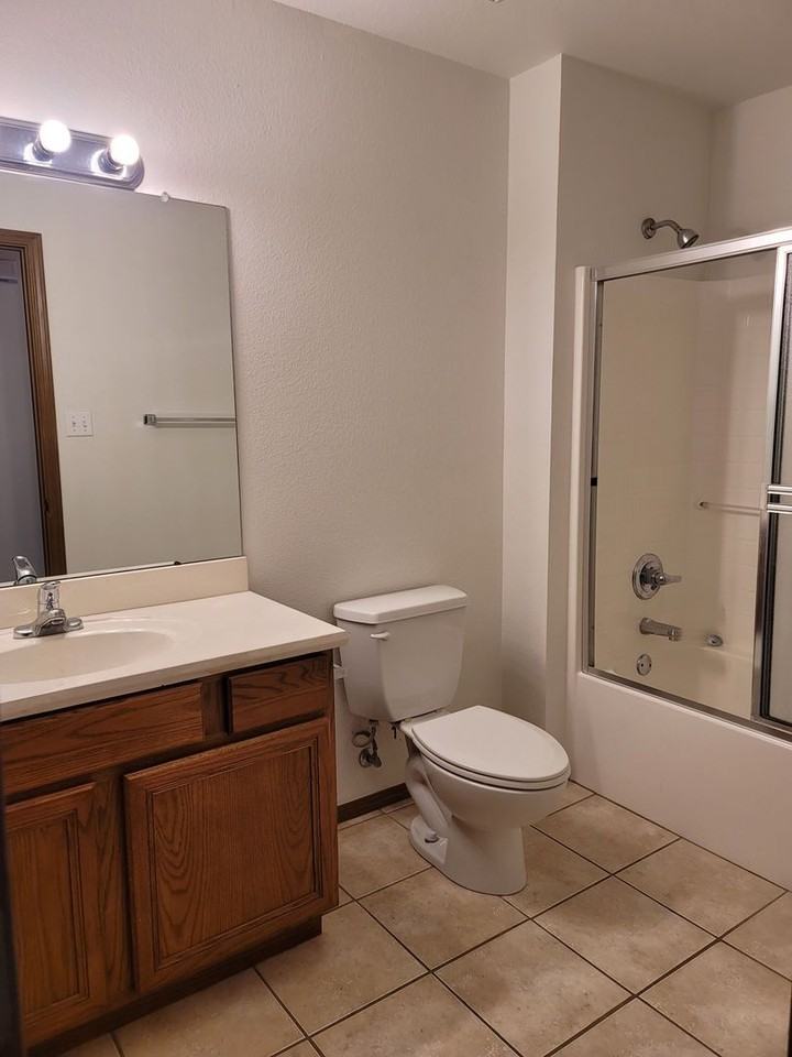 2500 Dora Rd - Photo 2 of 10