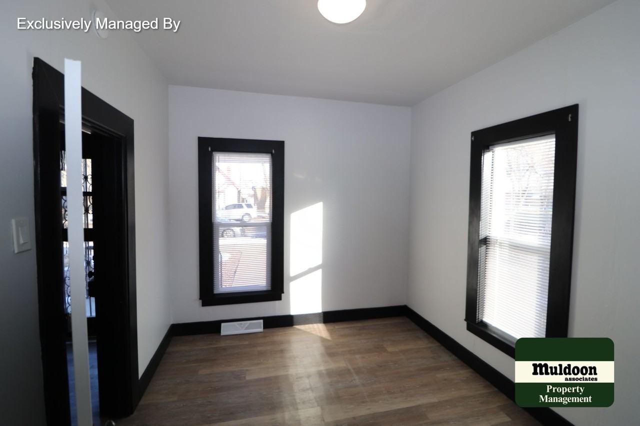 1037 Pine St - Photo 6 of 10