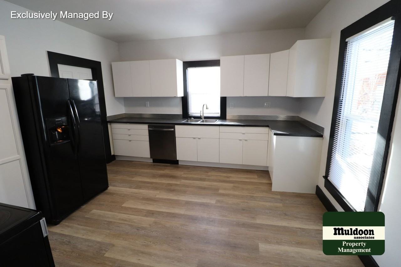 1037 Pine St - Photo 7 of 10