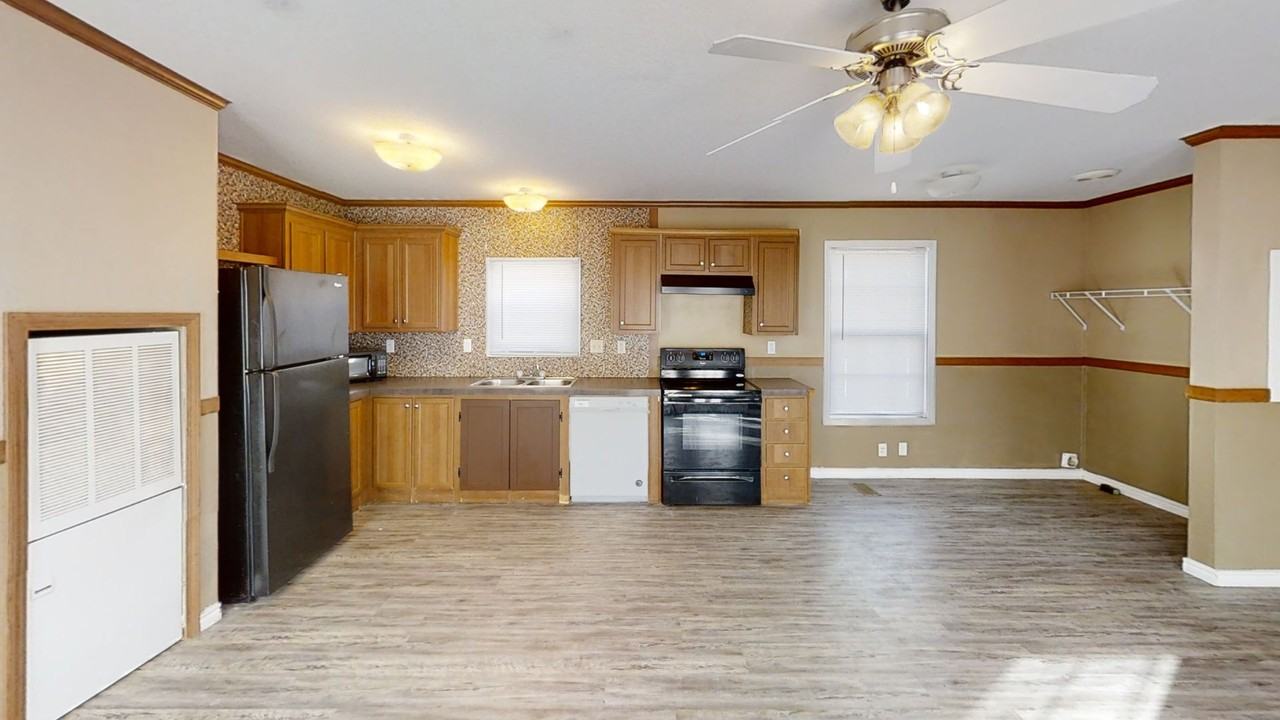 3721 Cesar Chavez Dr - Photo 6 of 12