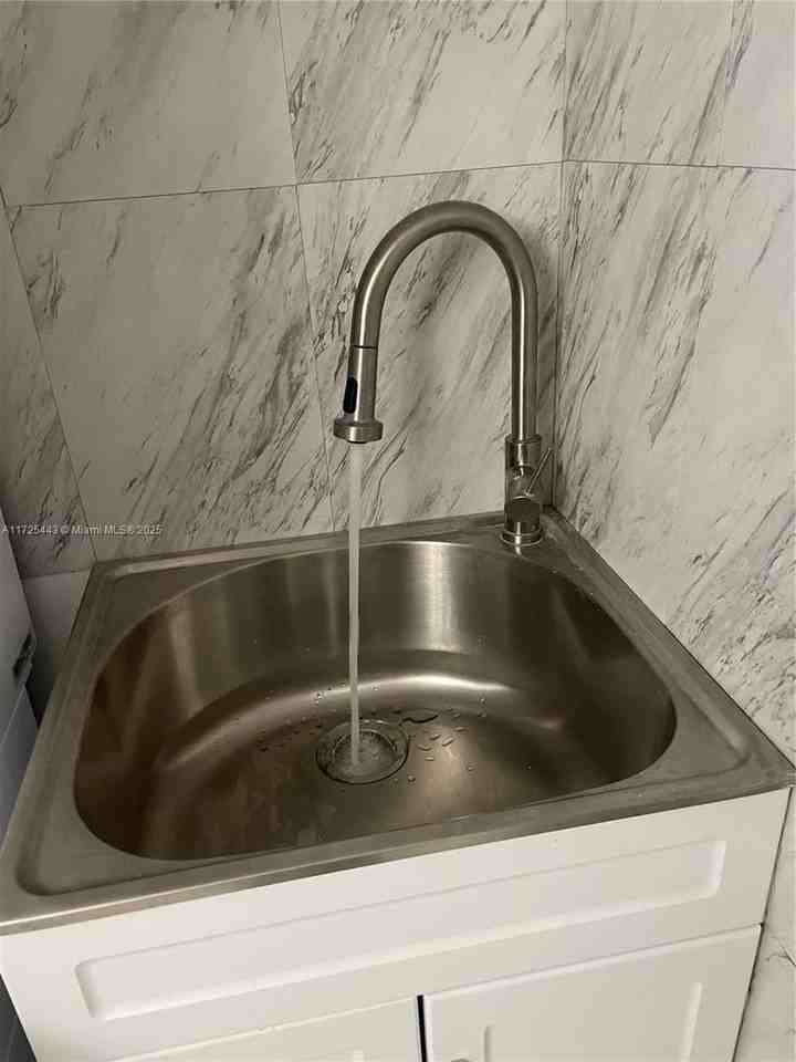 3530 Mystic Pointe Dr - Photo 3 of 17