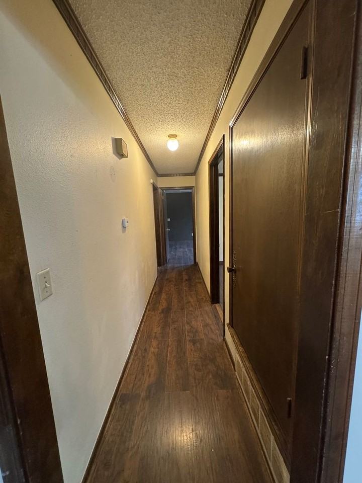 1910 Howard Dr - Photo 5 of 11