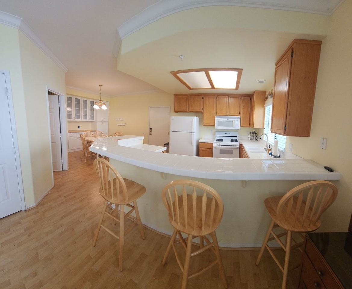 1205 Manzanita Way - Photo 4 of 27