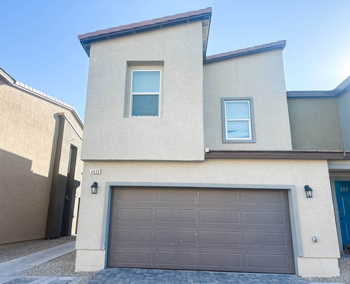 4439 Honey Hills Ave - Photo 2 of 24