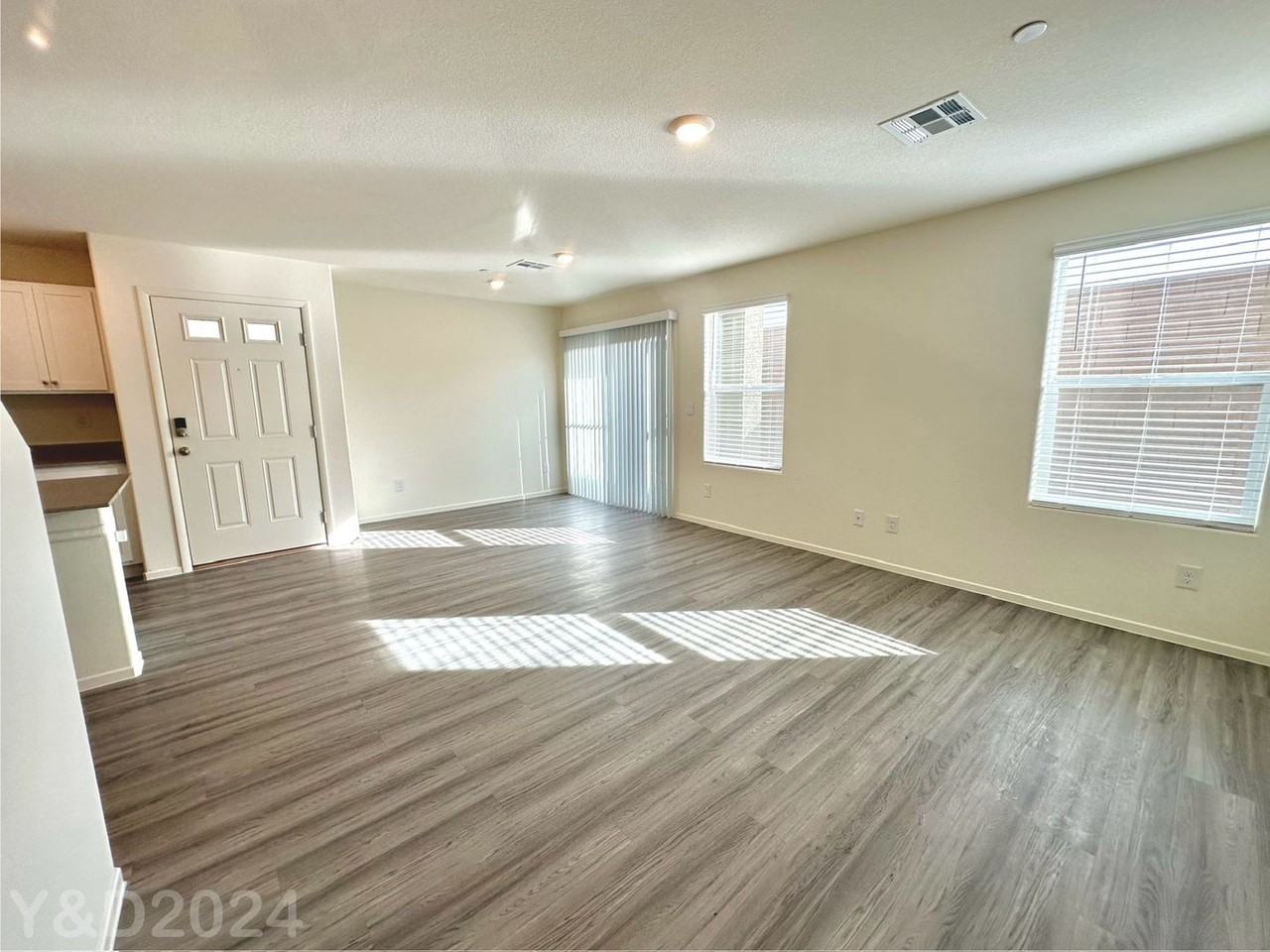 4439 Honey Hills Ave - Photo 3 of 24