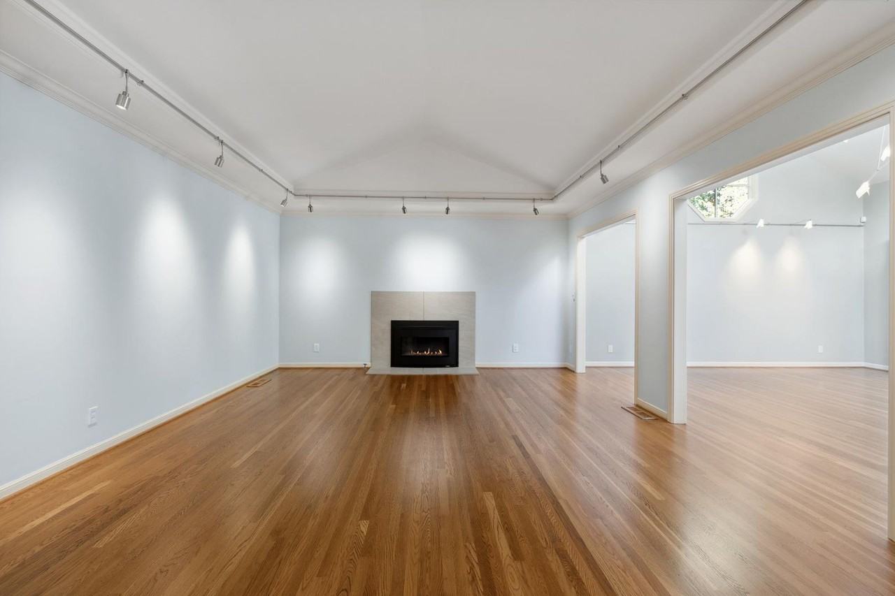 1664 Waverley St - Photo 5 of 50