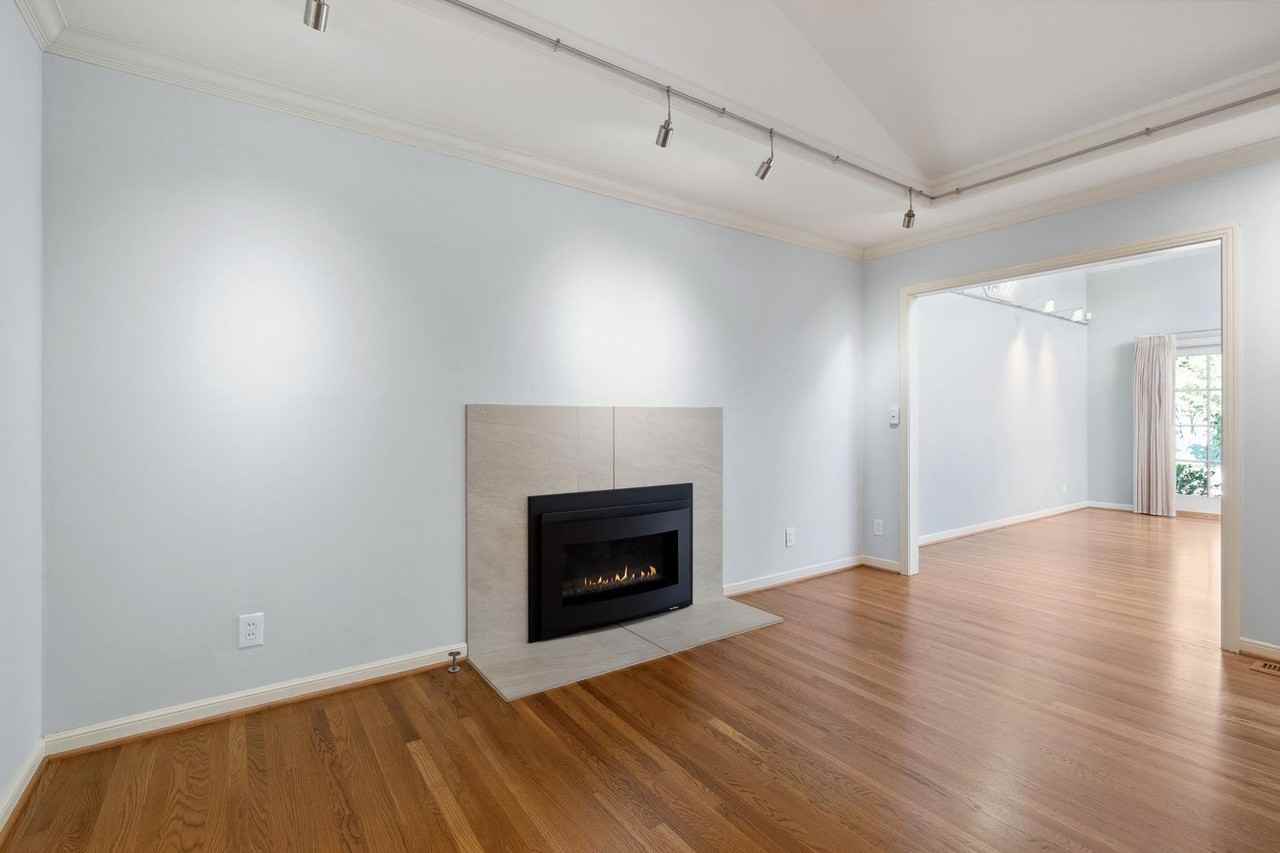 1664 Waverley St - Photo 6 of 50