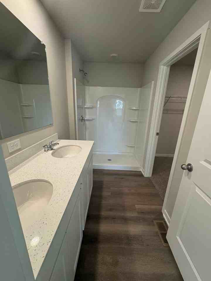 12660 S 204th Ave - Photo 7 of 17