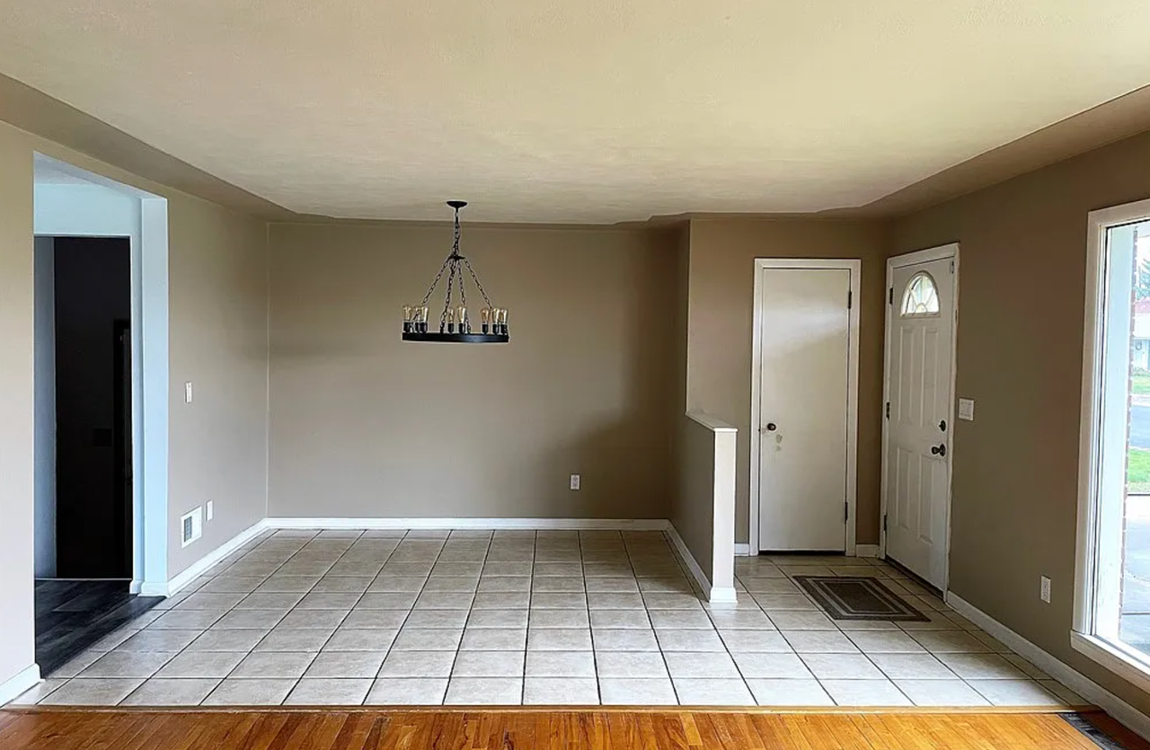 2041 S Crestmont Dr - Photo 2 of 15