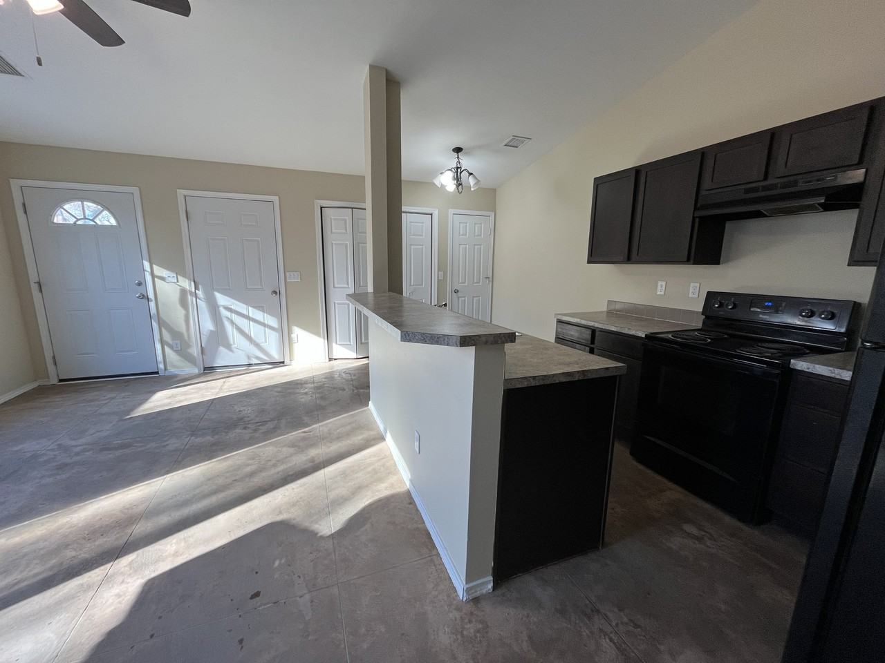 816 N Crestway - Photo 3 of 15