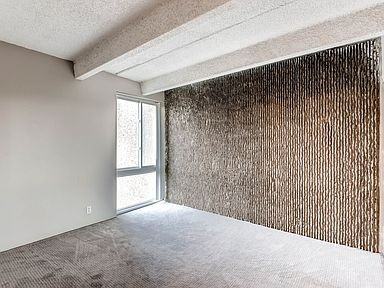 1433 North Williams Street - Photo 3 of 14