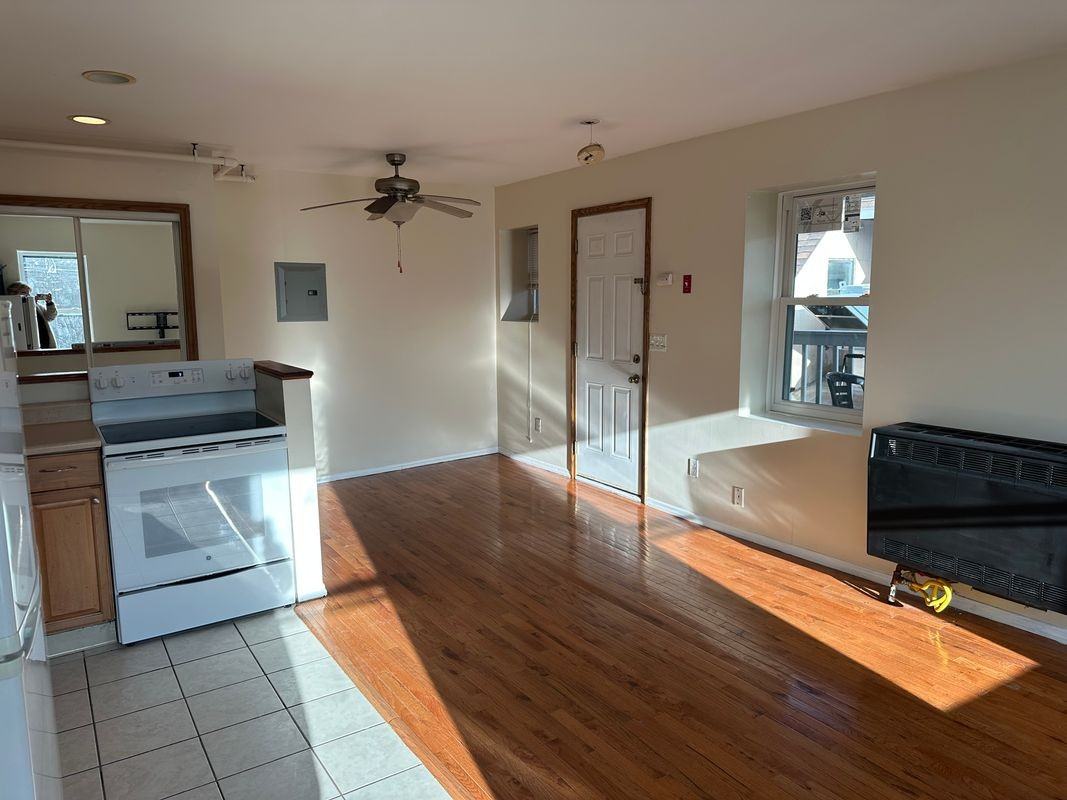 7 Goshen Ave - Photo 3 of 6