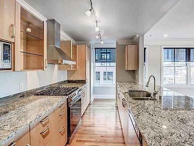 1560 Blake Street - Photo 4 of 15