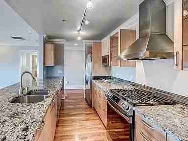 1560 Blake Street - Photo 5 of 15