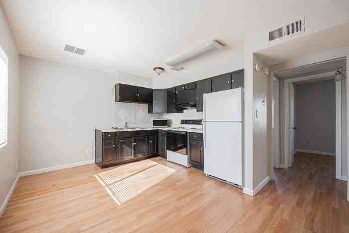 6 S 31st Ave #4 - Photo 2 of 11