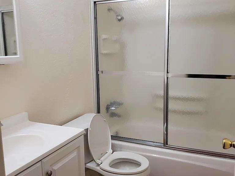 1147 Ohio St #D - Photo 6 of 6
