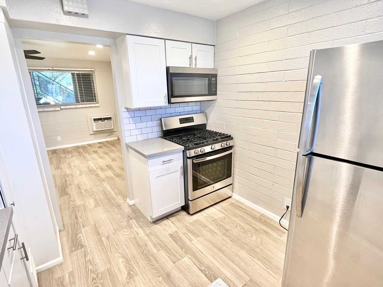 4020 N Parkway Ave #3 - Photo 5 of 29