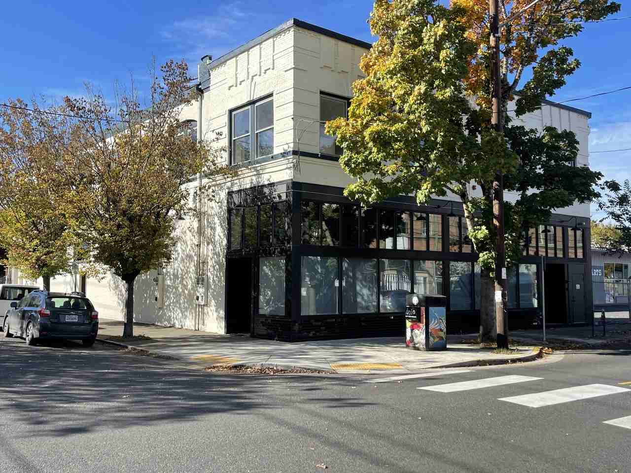 8928 N LOMBARD - Photo 2 of 5