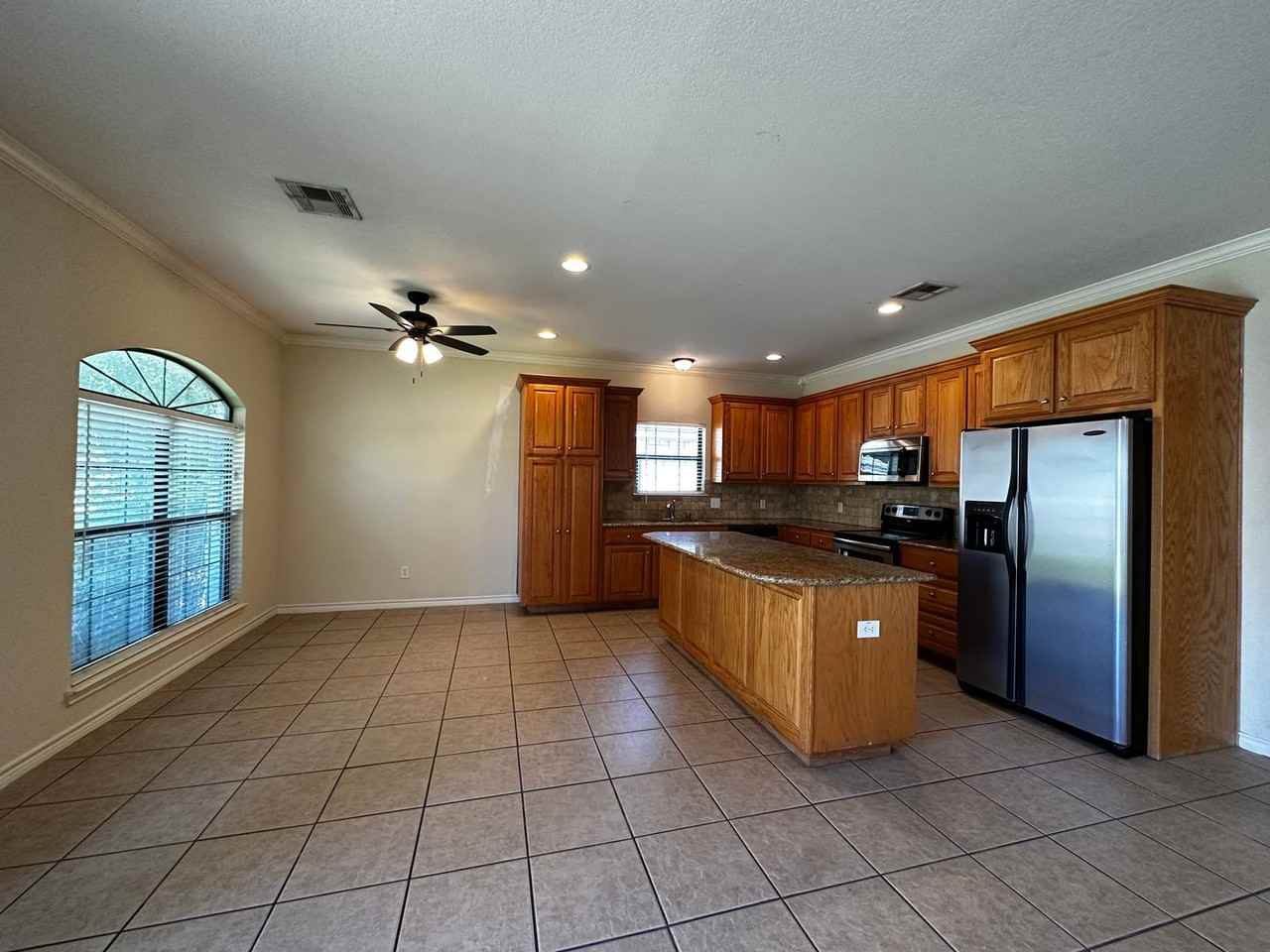 2526 S 3rd St - Photo 3 of 18