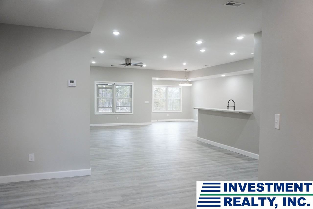 1132-MF4-E - Photo 2 of 16