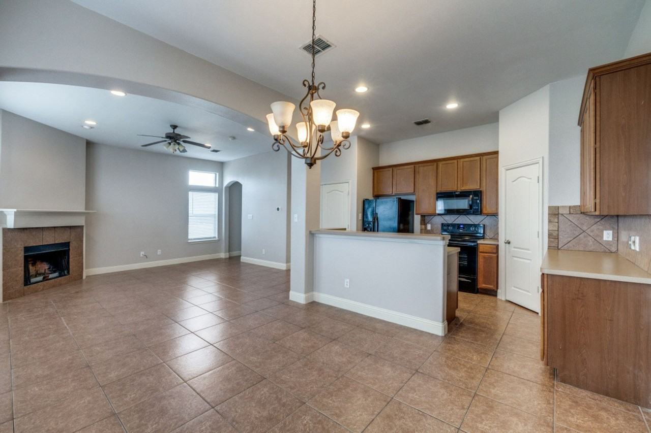 6659 Mountain Trl - Photo 2 of 26